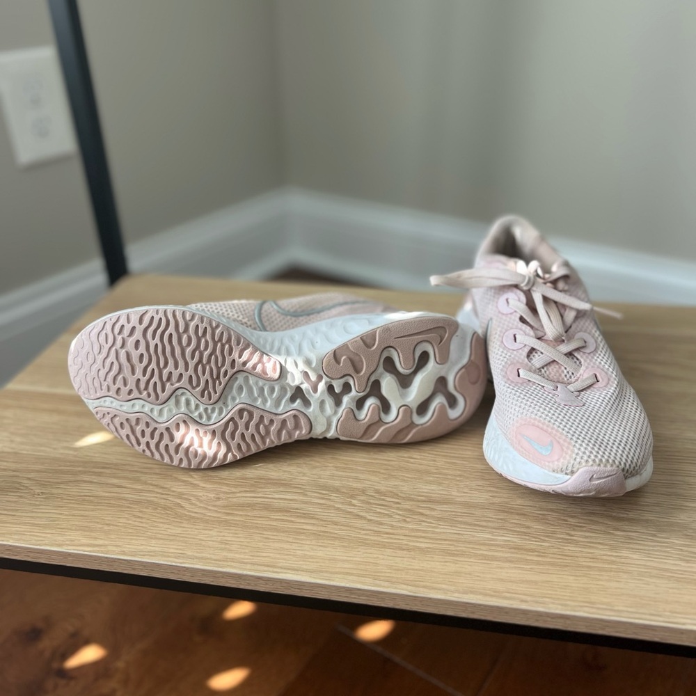 Nike Blush and White Running Shoes - Picture 3 of 4
